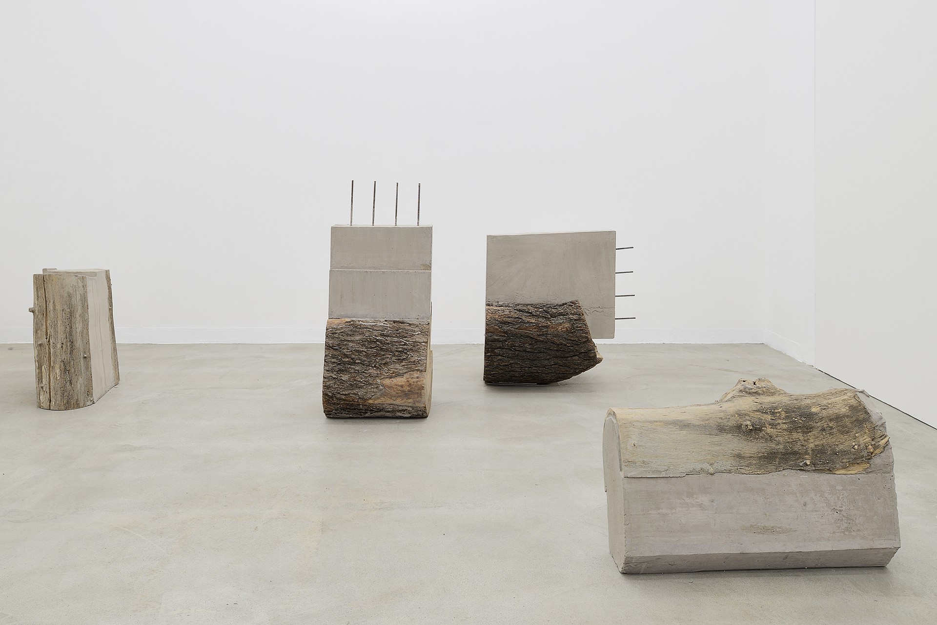 Installation view Stefano Canto_Carie, 2021Photo Roberto Apa_01-COURTESYGALLERIA_MATERIA_ROMA carie stefano canto